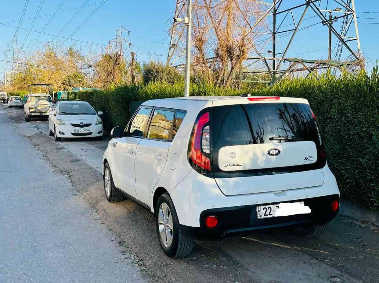 Kia Soul 2017
1400$ چواردە وەرەقە غرامەی لەسەرە دەیگەڕێنمەوە
سەنەوی و ژینگەو هەزەی نوێیە تاکو4-7-2029
بەناوی خۆمە وەکالەو پەنجە مۆر بەشەرت
گێڕومەکینەو تەقەوڕەقە بەشەرت
پێش و پشتی کەپسە ئێڕباگ بەشەرت
چەند پارچەیەکی بۆیاغە لەگەڵ سەقفی بە عام دەفرۆشم 
رقم الشاصي: KNDJN2A21H7446405
ژ.م:*********** أربيل, العراق
