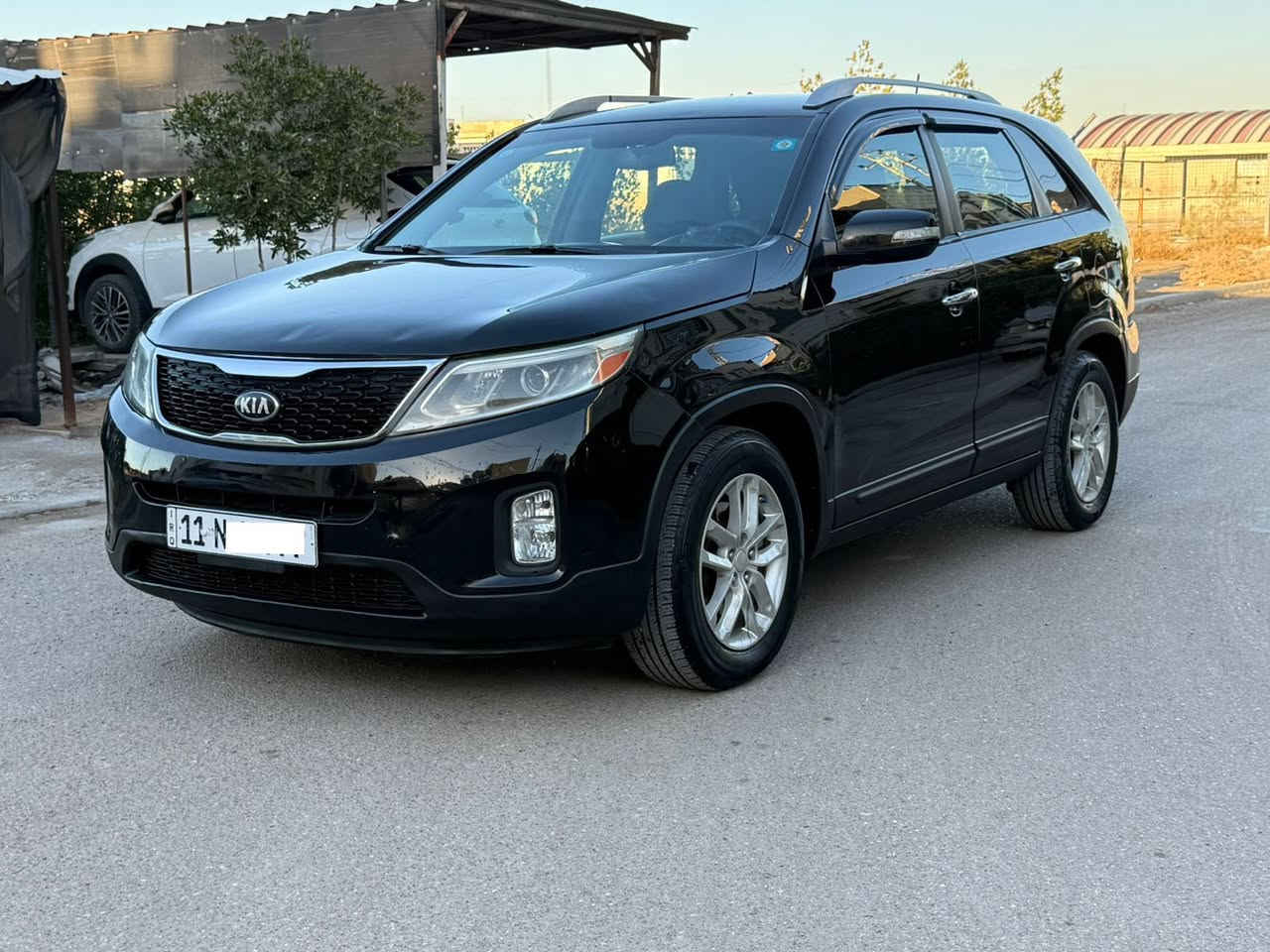 السلام عليكم 
سورنتو 2015 خمسه راكب مكينه 2400 GDI قطعتين تبريد السياره حادثه باب عكس السايق امامي وبيه جاملغ وبنيد مبدلات  بيه مكانات صبغ بأمريكا مكفوله مــن الحادث لغود شواصي تكم قماره مكفولات السونار مرفق مع المنشور مكينه وكير مكفولات صدر امامي وخلفي جديد تخم تاير شديته جديد كهربائيات كله شغاله منضومه لايت زنون عالي وناصي وبلوجكترات سياره جاهزه للاخير بدون نقص ابد معروضه ب ( 123$ ) وبيه مجال بسيط مكاني بغداد الدوره شارع 60 للاستفسار ***********
