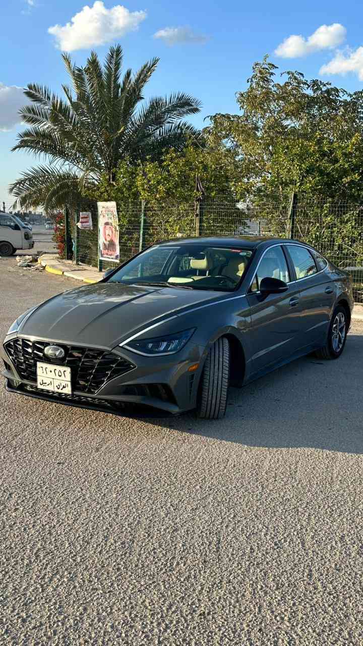 السعر 138 قفل
سوناتا ٢٠٢٠ sel وارد امريكي لونها مميز
موصفاتها الsel معروفه 
محرك 2.5 gdi مشروط
گير DCT ٨ نمر مشروط
رادار / تحديد مسار / نقط عمياء/ اوتو هولد /شاشه كبيره/عداد الكتروني/كروز ذكي/مانع اصطدام/لايت ذكي يعني هو يشغل عالي ويطفي وحدة
3 انظمة قياده 
السياره حادثها بابين صبغ مو تبديل جهة السايق وبيها بارد بالجاملغات اقل الشبر بصف البيبان بنفس الجهة ايرباگ برده فقط  🟥السونار مرفق🟥حادث امريكا مرفق
وهنا بالعراق صار بيها اثر حالوب بسيطة 
السياره حاليا ماشيه 90000  km وقابل للزياده
السياره بأسم شركة رشيد تريد وكاله تريد تحويل
السنويه تسقط شهر ال١٢ بال٢٠٢٦ 
السياره بدون فتحة بس مغلفة القماره جمالية
المكان النجف الكوفة 
***********
