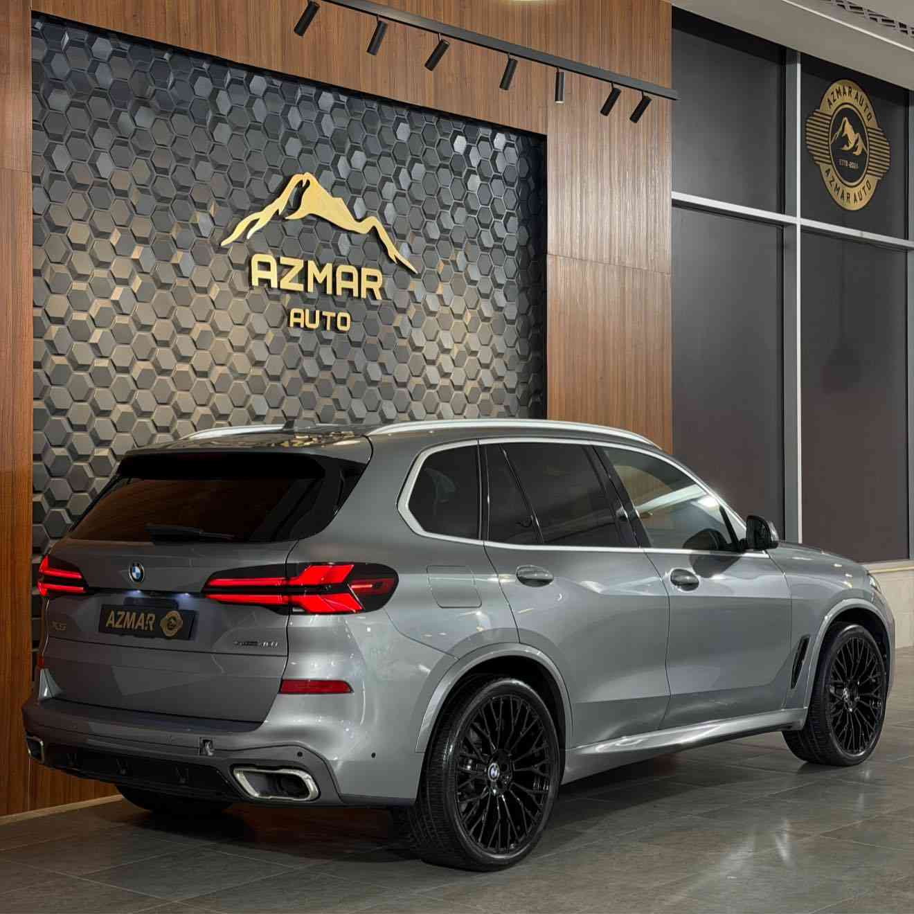 BMW X5 2024 M package
ارخص سعر بكل العراق : 448$ ورقة قفل 🔥🔥
لون مميز تيتانيوم
فول مواصفات
بنوراما
 كشنات جلد و تدفئة و تبريد و ستيرن هيتر و كشنات خلفي تدفئة و رادارات و حساسات و شاشة متصلة و انضمات قيادة بيها و انارات داخلية متعدد الالوان و ٥ كامرات و داتاشو و تحكمات كامل ستيرن و سماعات harman/kardon و بعد هواي مواصفات متنذكر

السيارة وارد امريكي كلين تايتل 🔥
طلع بيها قطعتين بس بخ مال امريكا بدون ضربة📦
سعر : 448$ ورقة قفل🔥
للاستفسار : ***********
العنوان : السليمانية المعارض الجديدة شركة ازمر اوتو معرض رقم ٣٤
