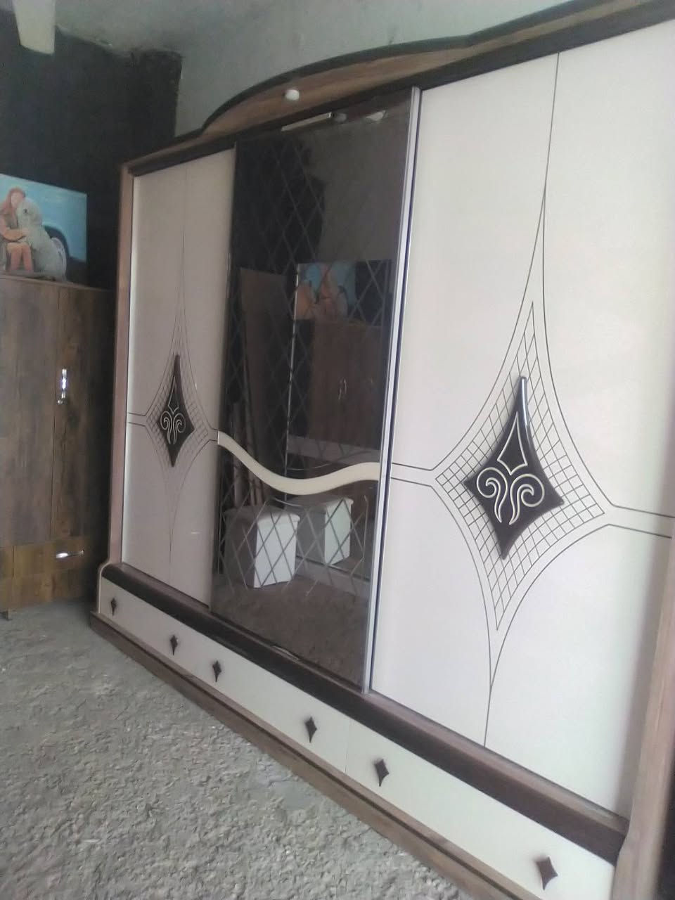 غرفه تركي نظيفه مستعمله 
8 قطع
سرير مخزن
650
مع الشد والنقل داخل طويريج وكربلاء وبابل


**إذا كنت صاحب هذا الإعلان وتريد حذفه لأي سبب، رجاءا أرسل رسالة إلى الدعم الفني**