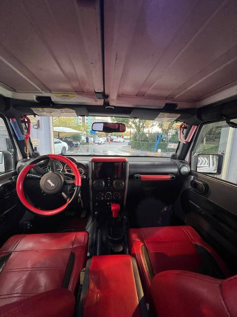 بۆفرۆشتن. 🇺🇸للبیع 🩶

‏Jeep wrangler sahara unlimited 
مۆدێل 2007 گێڕ ئۆتۆماتیک
سەیارەکە کەمێک بەرز کراوەتەوە
مواسەفاتی
ەABS 
ناو سوور 
شاشە ئایپاد

سپیکەرەکانی ئێمپی فایەری بیلادیە مارکەی infinty
لایتاکانی بەرز و نزم ئەکات کارەباییە
لایت و بەگ لایتی لید

قفڵ مەرکەزی
4 جام کارەبا
سەقفی پلێت - فایبەر گڵاس -

سێرڤسی عامی بۆ کراوە ( هایدرۆلیکی گێر - هایدرۆلیکی سوکان - ڕۆن ئیستۆپ - ئەنتی فرێز - سیوەیلی ئەکسل - رۆنی مەکینە - پلاک - وایەر پلاک ) هەمووی تازەیە
گێڕ و مەکینە و کارەبای بە شەرت 

گێڕ و مەکینە نەکراوەت
بۆیاخ و ساردی نیە دوو قوپاوی بچووکی هەیە 
و زۆر  پێوەی دیار نیە

سعر /في التعليق يتم الرد فورا على المسنجر ✍🏻

نرخ/ لە کۆمێنت بنوسە یەکسەر وەڵام دەدەیتەوە 📮

ژمارەی خاوەنی:*********** ☎️
