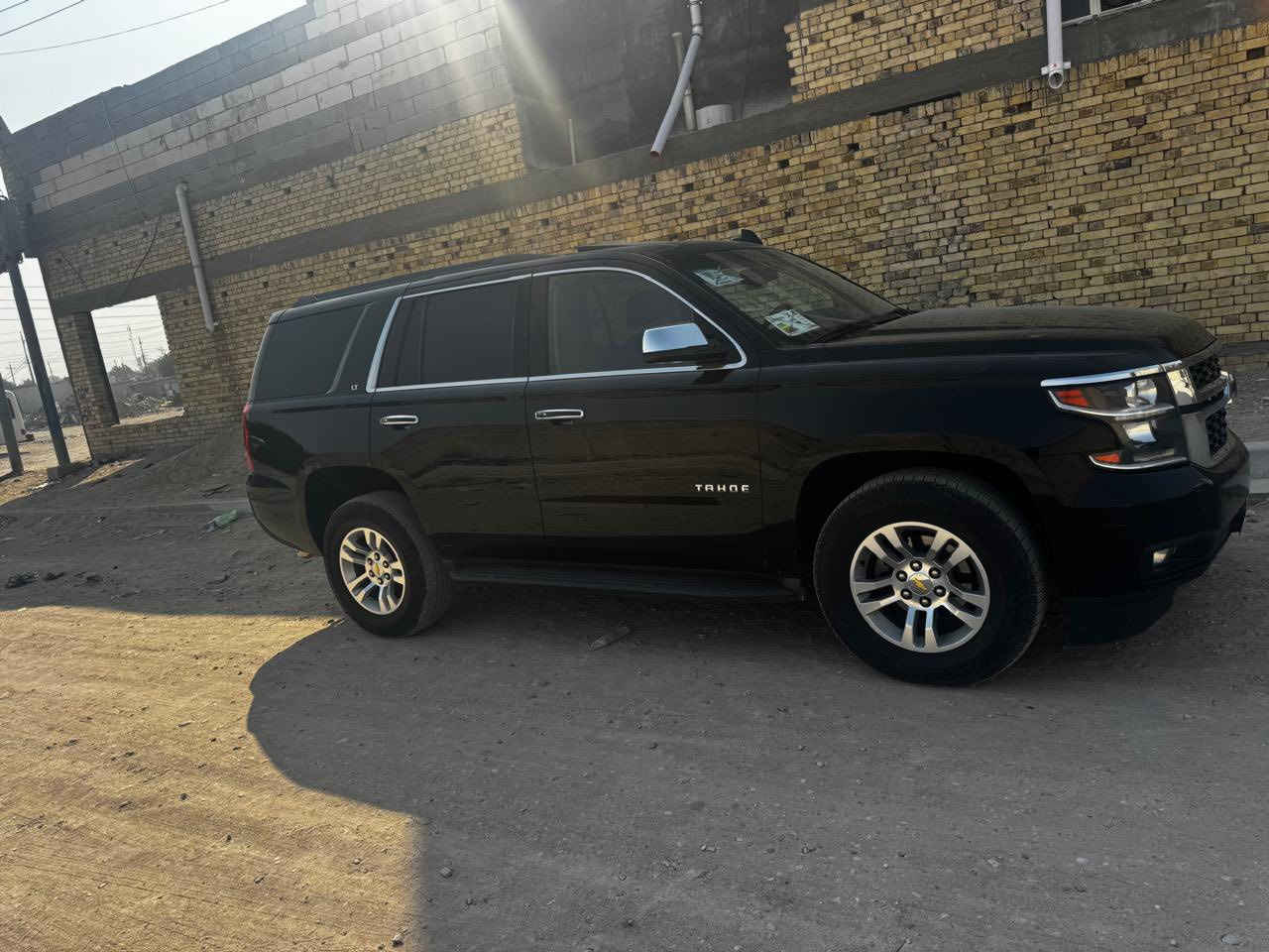 السلام عليكم
تاهو 2016  ملكي رقم بغداد مواصفات : LT1
مقاعد جلد 
كراسي كهرباء  
قاصه 
فرس وسطي  
تبريد مركزي 
شاشه كبيره 
كامره دواره 
تحكمات تبريد خلفيه 
تنبيه 
نضام السير ع الخط 
حساسات 
مري كهرباء 
كروس سرعه وتحكمات 
مانع تزحلق
ليد امامي خلفي 
لايت عدسة زنون متحركه 
كشاف زنون 
سبعه راكب 
السياره مكفوله 
ماشيه 160الف km جديده بمعنى الكلمه 
رقم سليمانيه الجديد سنويه وهزه والفحص كلها جديد سياره جاهزه 
دينار مابي مصرف 
السعر 355 وبي مجال 
العنوان البصره
***********
