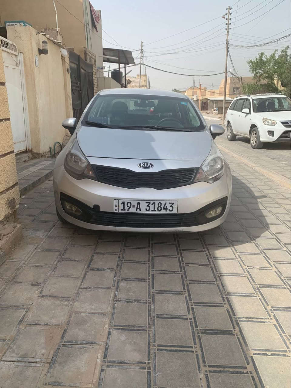 كيا ريو وارد امريكي محرك ١٦٠٠ بحالة جيدة جداً ماشية ٧٥ ميل، تبريد ممتاز ، حادثها المازدة جهة السائق و بالعراق حادث دراجة جهة عكس السائق، كاملة ما تصرف عليها ، حساسات خلفية مع كامرة، مبطنة جلد ، بلاجكتورات امامية، السعر ٨٢ كربلاء, العراق


**إذا كنت صاحب هذا الإعلان وتريد حذفه لأي سبب، رجاءا أرسل رسالة إلى الدعم الفني**