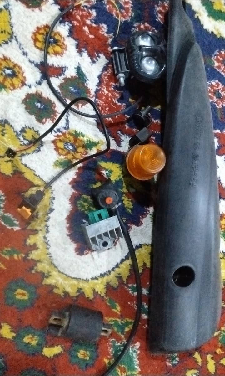 سلام عليكم وياله ماكس والتاير وياهن وصالنصه fm لأبيه لحيم لاطاكه الصالنصه وياه الواقيه مالته واذابس الوياله سعر  15 واذا بس الصالصنه 10 إذا كلهن شلع 25 وبعد اكو غراض صغار بالصور ذني الغراض الصغار سعر يخلتلف


**إذا كنت صاحب هذا الإعلان وتريد حذفه لأي سبب، رجاءا أرسل رسالة إلى الدعم الفني**