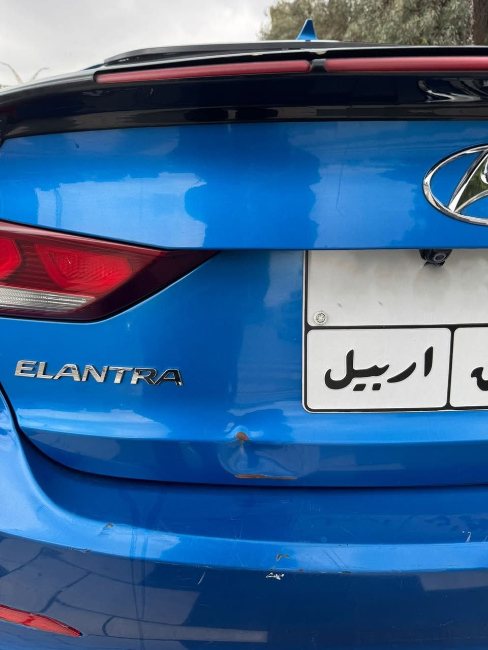 للبيع : النترا 2017 وارد أمريكي، سيارة مرتبة واستعمال شخصي

•اللون : أزرق مميز  

• الموديل : 2017 

• الرقم : شمالي – أربيل (لوحات قديمة) 

• وارد : امريكي (حادثها كلش بسيط ومن دخلت العراق فقط اني الي ماخذها يعني على ايدي داخل العراق والضرر موضح بالصور)

• المحرك : (2.0) دوش

• عدد الكيلو متر : 128434 ميل (205348 كيلو متر) 

المواصفات 

• ثلاث انظمة

 اقتصادي  ECO

 سبورت

 عادي

• تحكم ستيرن 

• شاشه حجم كبير (البلادية موجودة أيضا ضمن السيارة) 

• كامره دواره

• بقية المواصفات المعروفة بالالنترا 

• تخم التاير الحالة جيدة جدا 

• حدادية السيارة أيضا جديدة قبل فترة بدلت كامل الصدر اصلي (الامامي والخلفي ) 

• السيارة تفوليتها بانزين (محسن او سوبر ) ما اخلي ابد عادي الها 

• تبريدها شغال وخير من الله 

مكان السيارة : بغداد  

السعر: (12200 دولار) وبيها مجال للشراي أي استفسار الاتصال على رقم الهاتف: (***********)
