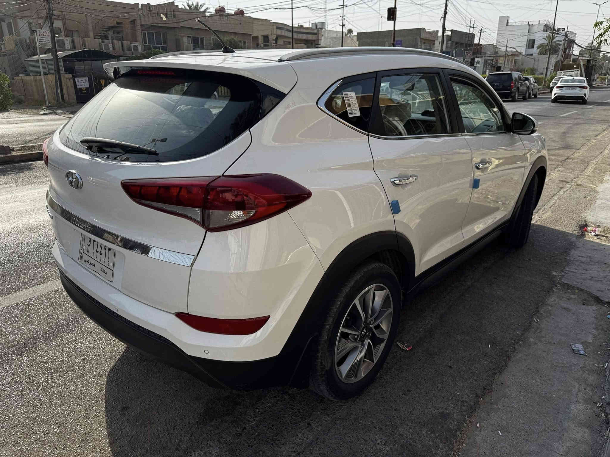 السلام عليكم 
للبيع توسان 2018 خليجي
السعر 193 ورقة
بيها بارد بالباب الايمن الخلفي وتكحيل كارت
رقم بغداد بإسمي
سياره مابيها اي نقص
شاشة كبيرة
كاميرا خلفية
يدات نيكل
مري شفط مع اشاير
لد نهاري
تحكم ستيرن
كشنات جلد
تطعيم الداخل صاجي
ثلاث وضعيات قيادة (سبورت,عادي,ECO)
تبريد قطعتين 
مكينة 2000
ماشية 124,500 كم قابل للزيادة
(مرفق صور السونار من اشتريتها سنة 2024. نفس الملاحظات)

للاتصال ***********
العنوان: كرادة خارج
