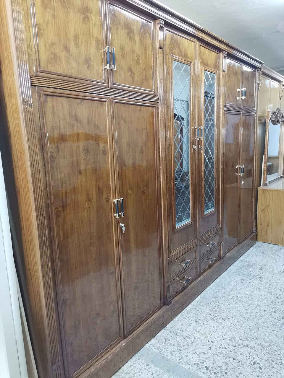 السلام عليكم
غرفه ٦ وملحق صاج داخل وخارج جديده غير مستعمل شغل تزكام درجه اولئ الدنك الغرفه والنقش كله زان مصري والزاويا الكنتور بابين وملحق للحجز والتواصل علئ الهاتف او واتساب *********** بغداد السيديه حي الاعلام شارع قطر الندئ
