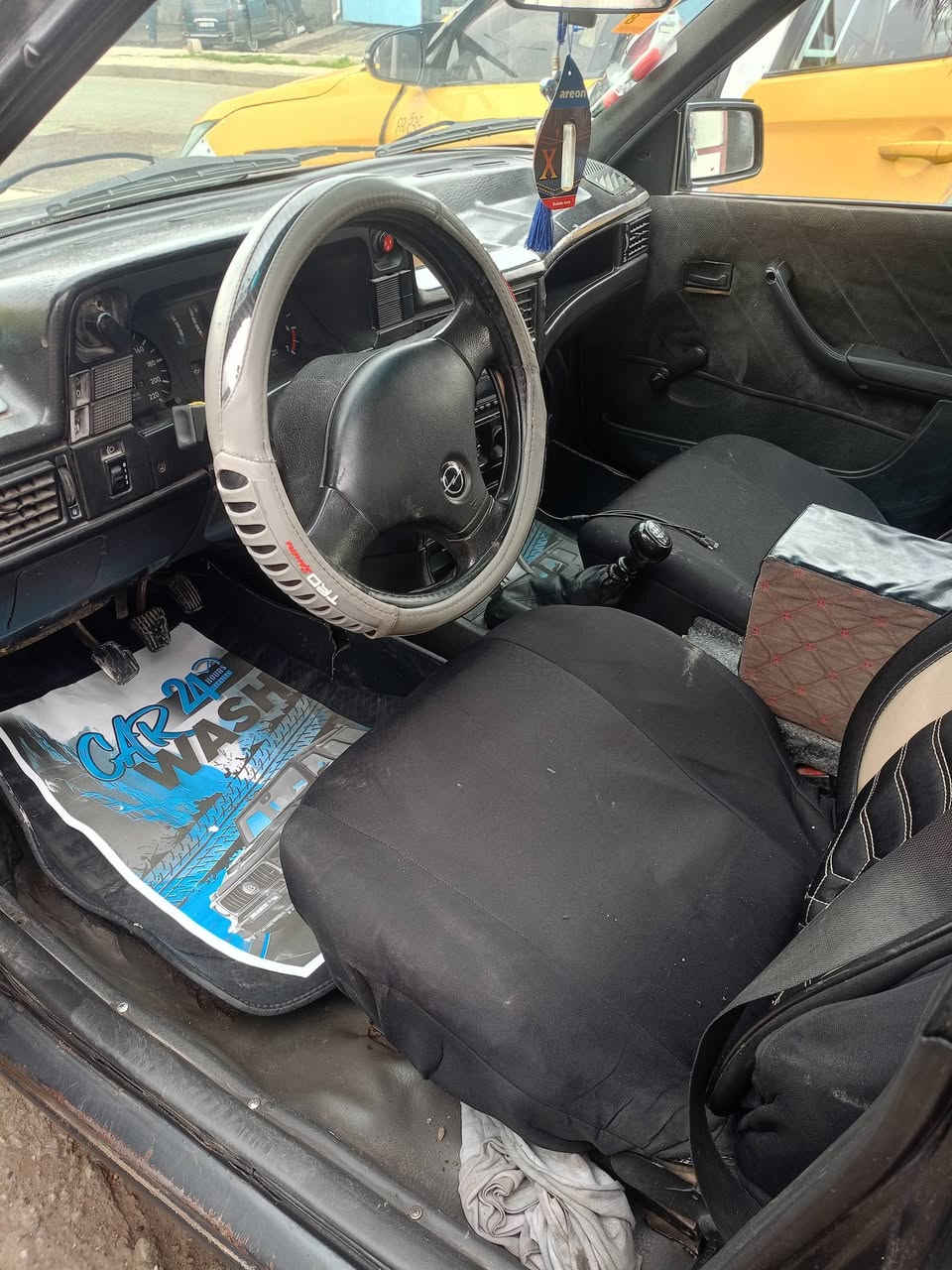 كاديت موديل92رقم نينوى الماني
سنويه عضم 2028كابون بانزين شرط التحويل فقط
مكينه وكير شرط لاصرف لانفخ حجم16
طخم خلفي امامي كلو جديد 
طخم تاير جديد 
قفل مركزي
ستيرن بور 
تنته سلايت 
سستم سماعات 
مسجل جديد 
باتري جديد
بدون ضرر شرط 
فقط بيها چاملغ الخلفي  صبغ 
سياره على وضعها بدون صبغ
مكان موصل الايمن شراي اتصل 
#السعر27_بي_مجال    
***********
***********
