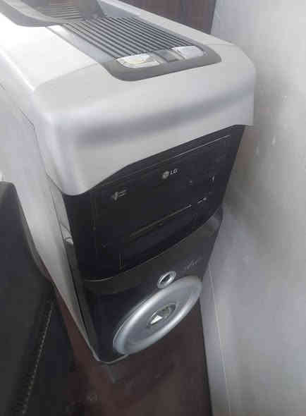 للبيع حاسبة مكتبية مواصفات عادية شغالة 100% ، رام 2 gb 
السعر 125 الف
بغداد حي الجامعة 
***********
