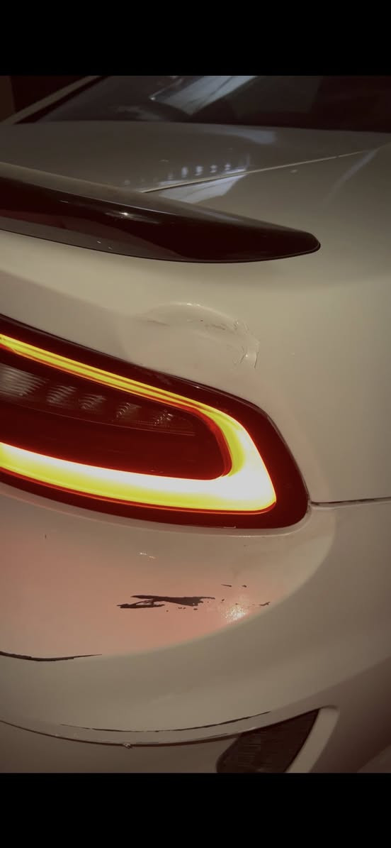 جارجر GT 2018 لون ابيض
محرك وكير وحدادية بلادي مكفول
السيارة مابيها اي نقص  
بيها قطع صبغ ابيعها صبغ عام السيارة كلش مرتبة مثل ما واضح بالصور وبالحقيقة بعد احلى 
السعر 165 ورقة وبيها مجال بسيط 
بيع او مراوس ب k5
مكاني بغداد حي اور 
رقمي ***********
