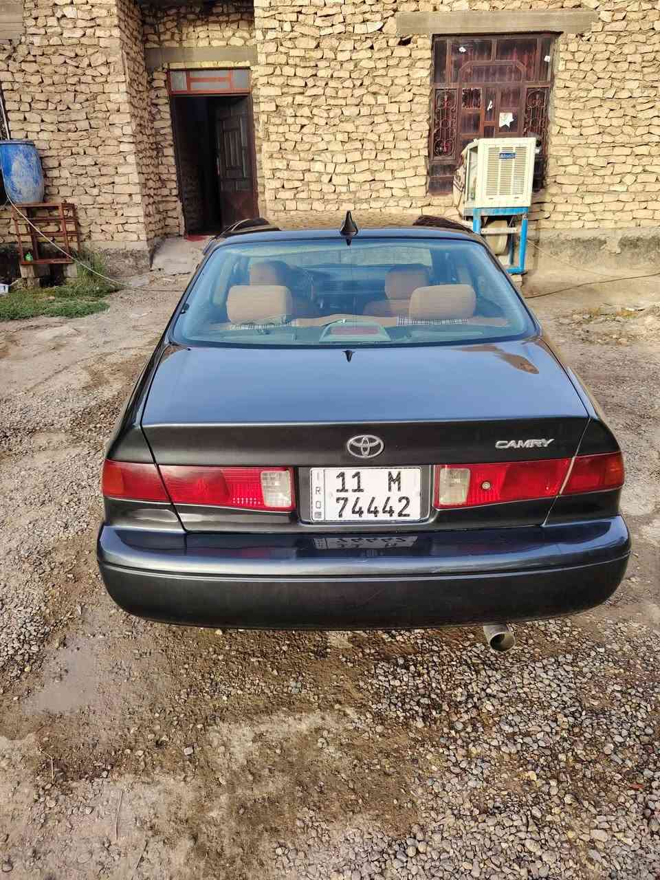 السلام عليكم 
كامري موديل ٢٠٠٠ صبغ عام تخم تاير جديد صدر امامي خلفي جديد باتري جديد 
سعر ٦٦ وبيها مجال مكاني حي الجهاد 
***********
