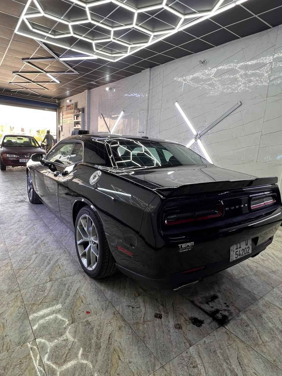 السلام عليكم 
GT موديل 2022 
ماشيه ٦٥ الف ميل 
موصفات الجي تي المعروفه 
حادثها مبدل بنيد بدون شاصي و بدون ايرباك 
وبيها بارد  بالجاملغ اليسره بالعراق 
السعر 190$
مكان السياره بعقوبه 
*********** للتواصل
