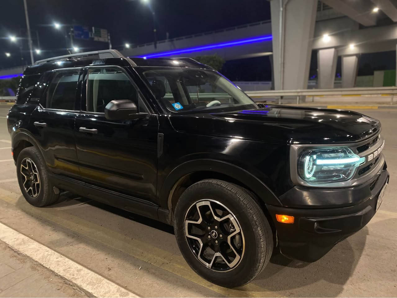 السلام عليكم 
للبيع او للمراوس حسب القناعة
فورد برونكو سبورت فول مواصفات عدا الفتحة 
السيارة بيها قطع ابيع عام صور حادثها بالمنشور بدون دواخل 
محرك1.5 توربو 
كير 8 نمر 
دفع رباعي دبل اكسل 
فئة big bend
تبريد قطعتين ثلج
تدفئة
حساسات خلفية 
كاميرا خلفية 
رمز الباب من فورد 
خمس مودات قيادة goat 🐐
شاشة ابل كاربلاي
حساسات مري ومسار وستيرن 
((ماشيه 66 الف كيلوا فقطط))
جنطة كبيرة 
اوتو ستوب + اوتو هولد 
سايد بريك دكمة 
كير ماوس 
و....الخ مواصفات فورد معروفة 
السيارة بيها نقص بالصدر بسيط يطلع صوت بسيط 
مكان السيارة بغداد الحرية 
رقم بغداد ورقمها حلو وتحويل او وكالة حاضر
السعر 135 وبيها مجال بسيط 
***********
*********** بغداد, العراق
