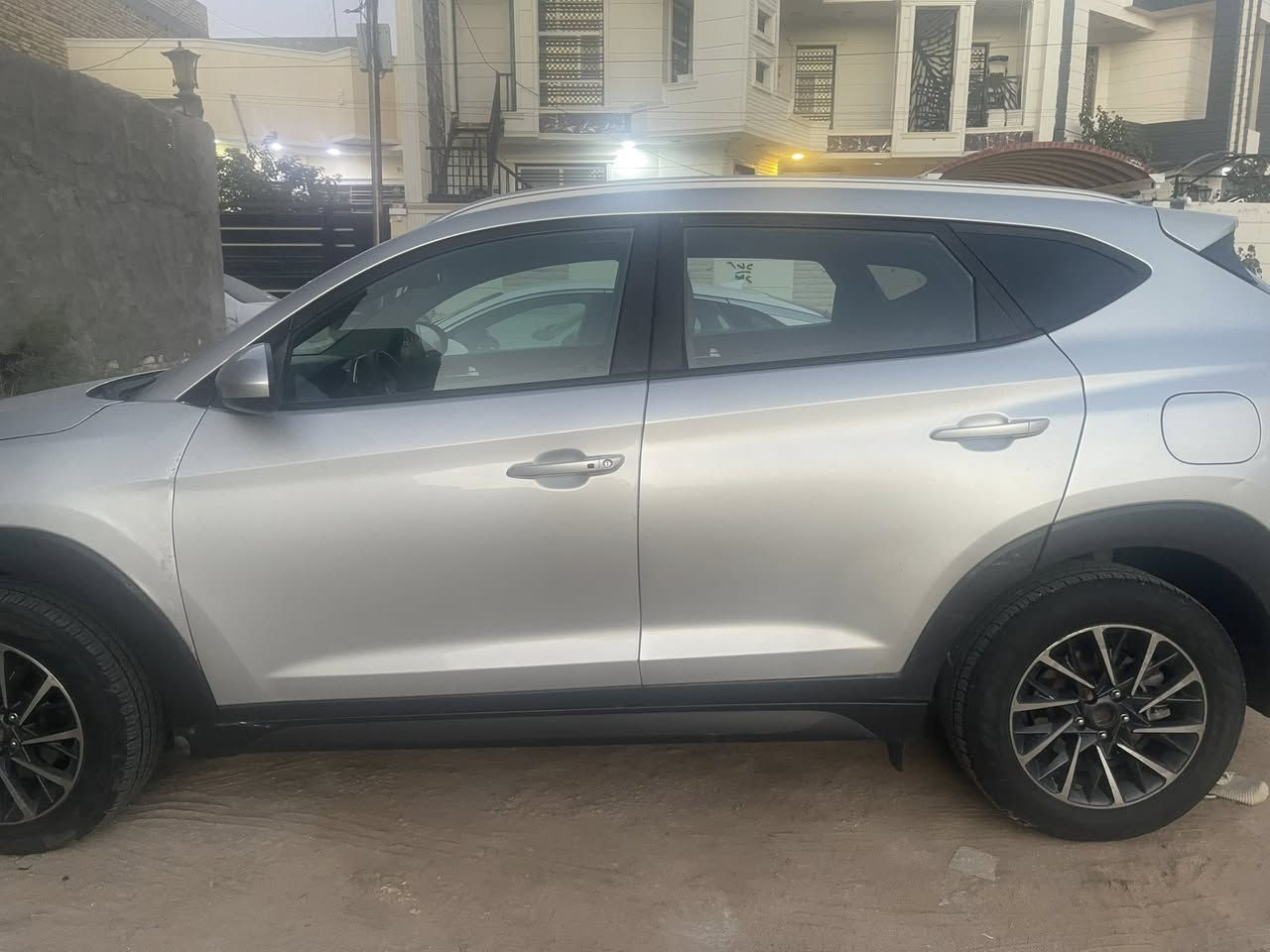 توكسان 19 وارد امريكي 
للبيع 165 وبيه مجال حك الجيه 
***********
