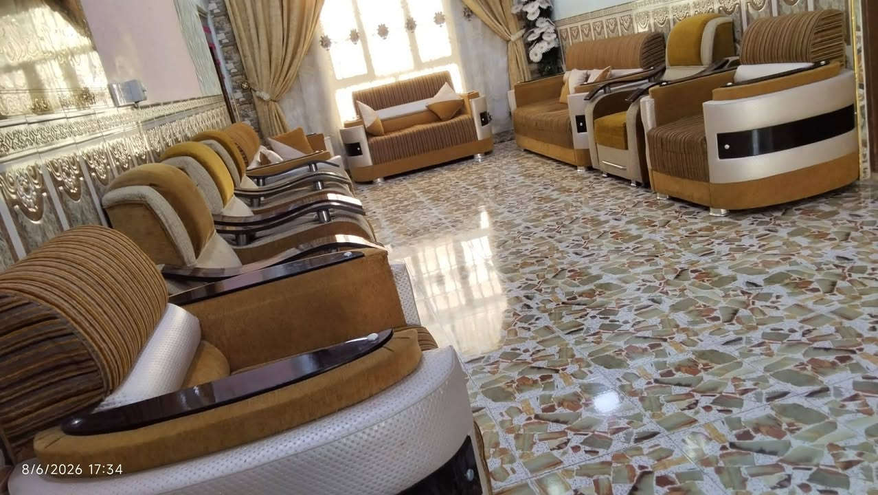 السلام عليكم
تخم للبيع عدد 14 مقعد بعده نضيف
عنوان الديوانية دغاره سعر 450 وبي مجال
اتصل على ***********
