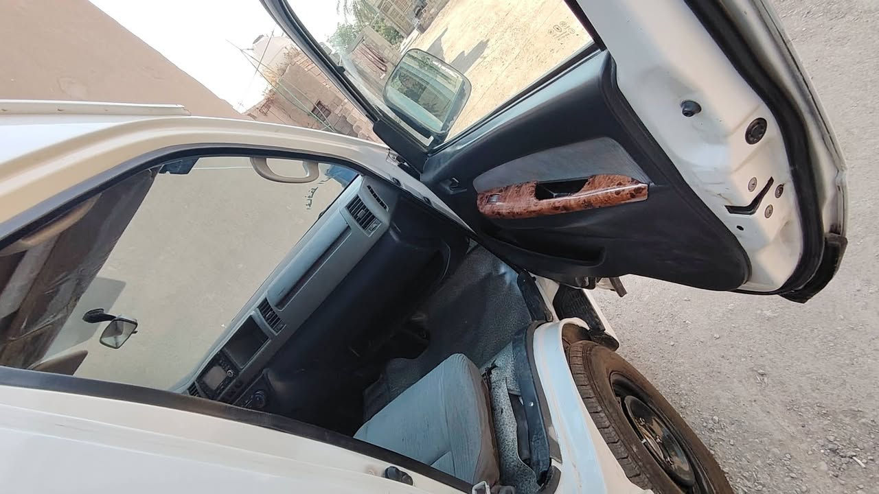 السلام عليكم للبيع جنبي عاليه موديل 14رقم بابل سياره مكينه كير اكسل تبريد  مكفولات بيها بيها طخه ورا باب سلايت موضحه بصوره دواير معمره وطخه بلغد شويه مكان السيارة بغداد المدائن العسر 125 وبيها مجال
للاستفسار ***********
