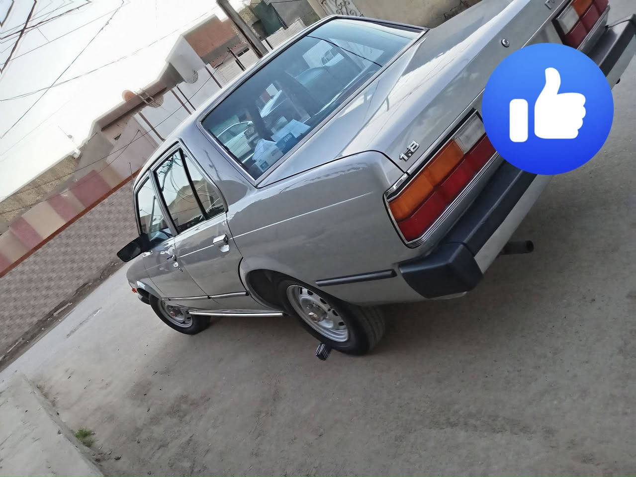 السلام عليكم ورحمه الله وبركاته اخوان كورونا للبيع موديل 81  سياره كلها عالشركه   ماكينه ا ستاندر  تبريد تدفئه
***********
***********
***********
