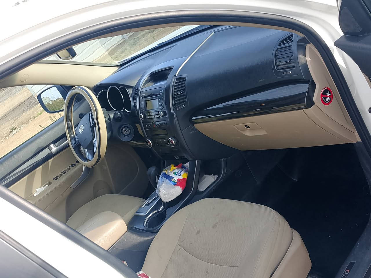 سورنتوا موديل 11 خليجي 6سلندر صدر امامي خلفي نضيف تخم تاير جديد محرك كير على وضع الشركة بيها شخط الجاملغ اليمنى عكس السايق وربع الباب صبغ الدعاميه الاماميه مكاني ابو غريب اوبغداد حي جامعه السعر 160وبيها مجال *********** ***********
