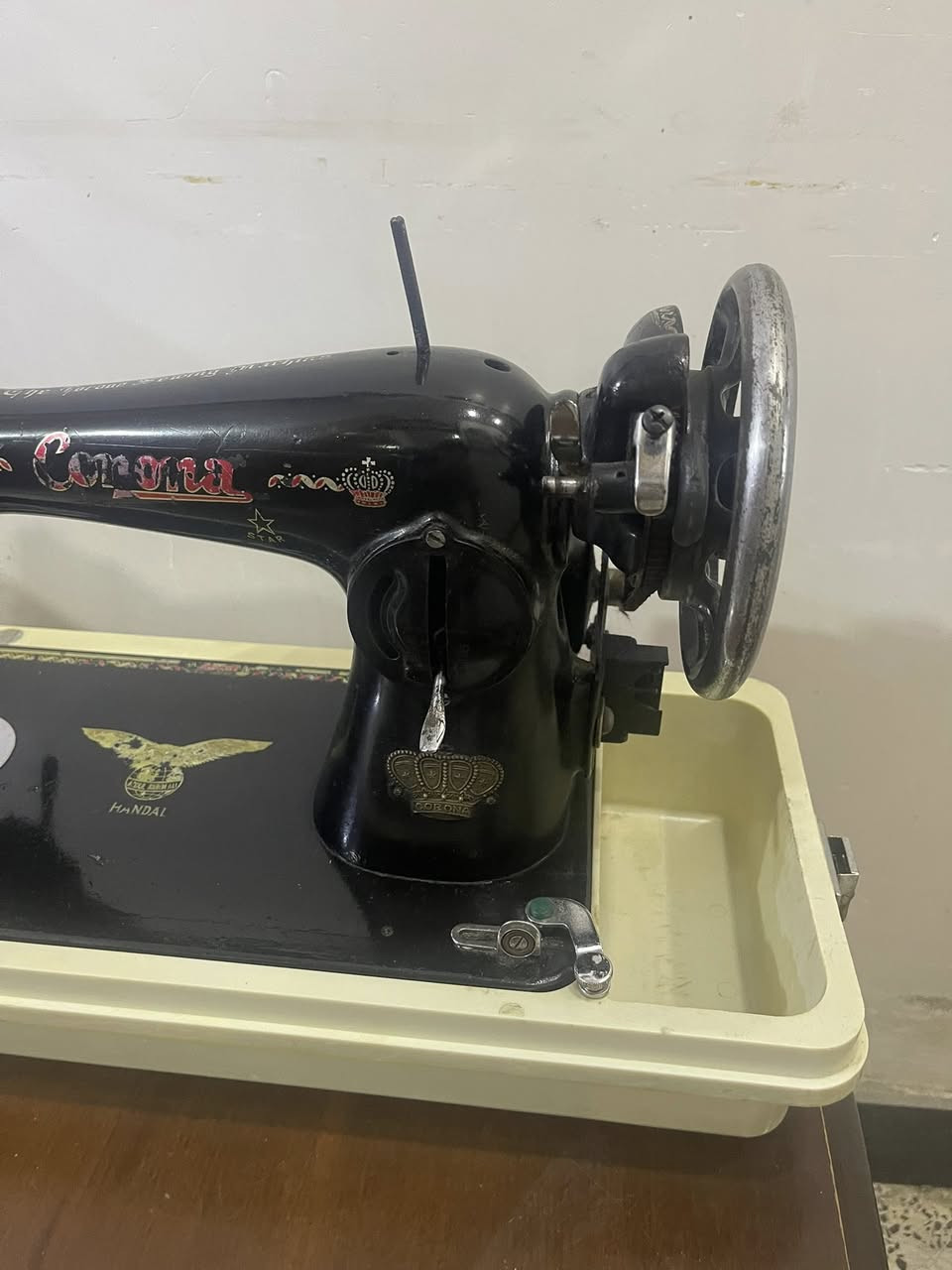 السلام عليكم
مكينة خياطة ياباني القديمة كاملة وشغاله ع فحص ماطورها ودواستها الاصلية
بغداد. واكو توصيل


**إذا كنت صاحب هذا الإعلان وتريد حذفه لأي سبب، رجاءا أرسل رسالة إلى الدعم الفني**