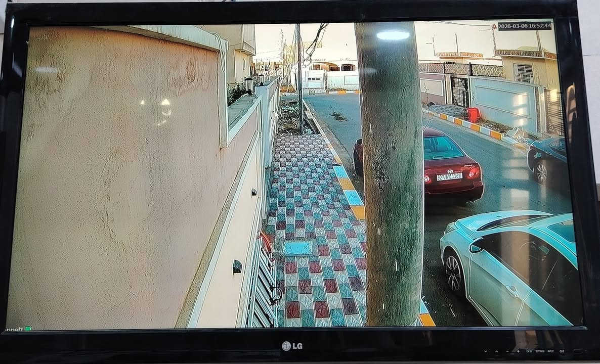 موقع عمل رقم 098
♦️تم تأمين احد المنازل في الناصرية / مجمع التقاعد
♦️بمنظومة كاميرات مراقبة  عدد (2)  dahua
                           🔸شعارنا🔸
#جودة_العمل▪️ #سرعة_الانجاز▪️ #اتقان_التنفيذ
--------------------------------------
                نتابع معكم جودة ما نقدمة لكم
                           تفاصيل العمل :-
♦️ منظومة كاميرات مراقبة analog من Dahua Technology 

♦️ كاميرات مراقبة عدد ( 2 ) دقة وضوح 5MP 

♦️ جهاز تسجيل 4ch 5MP Xvr 

♦️ طريقة التسليك ⬅️  دفن مخفي ➡️

♦️ الانهاءات ⬅️  بوكسات بلاستك ➡️

♦️ تقنية التصوير الملون full color  ٤ لدات

♦️ الكاميرات بزاوية رؤية 2.8mm تدعم تسجيل الصوت

♦️ تم تجهيز مواد العمل من " شركة المشكاة " 

♦️ تم ربط الكاميرات علئ الهاتف والمشاهدة عن بعد
---------------------------------------
مستعدين لتنفيذ المنظومات ادناة

♦️منظومات كاميرات المراقبة CCTV 
♦️منظومات الإنترنت Network System
♦️منظومات الصوت Sound System
♦️منظومة الانذار المبكر عن الحريق Fire Alarm 

---------------------------------------
من اجل خلق مجتمع امن وذكي وللحد من الجرائم وعمليات السرقة وتوفير حماية للممتلكات الخاصة والعامة
               ((((في محافظة ذي قار - الناصرية ))))) 
مستعدين لتنصيب وصيانة كاميرات المراقبة في ( المنازل / المحال التجارية / الشركات / المدارس / المشاريع / المعامل / الدوائر الحكومية )
بوجود كادر هندسي وفني احترافي متخصص وبأسعار مناسبة

متمرسين علئ كافة انواع الكاميرات نظام ip + انلوك
( Dahua /Hikvision / Aswar / XVision / HiLook / Unv /ezviz / Axsis/ Samsung / tindy)

1)تنصيب وبرمجة وصيانة كاميرات ip + انلوك
2)تنصيب وبرمجة وصيانة وتحديث  اجهزة NVR + DVR
3) برمجة ونصب الكاميرات المتحركة PTZ
4) برمجة ونصب كاميرات ال WiFi وربطها علئ الهاتف
5)نصب وبرمجة كاميرات التقاط ارقام السيارات ANPR
6) برمجة وادارة ستورجات الخزن  وسستمة المنظومات والمشاريع الكبيرة 
7) برمجة النانوات وربطها لنقل صورة الكاميرات لمسافات بعيدة P2P
8)تأسيس وتسليك وتفييش جميع انواع الكيبلات RG45 و BNC وبكافة الطرق ( ترانك / بوري / فلكسيبل / دفن / ظاهري) 

للتواصل معنا :
فيس بوك : القمة لتنصيب وصيانة كاميرات المراقبة
واتساب : ***********
انستكرام : alqama.97

-------------------------------
 #القمة_لكاميرات_المراقبة #cctv_iraq #cctv_camera_installing #تنصيب_كامرات #كاميرات_مراقبة_منازل #كاميرات #كاميرات_المراقبة #كاميرات_متحركة #كاميرات #فني_كاميرات_مراقبة #dahua #dahuatechnology #dahuamena #hikvision #hikvisioncctv #hikvision_cctv
#Aswar #unv #العراق #الناصريه #ذي_قار #شارع_الامام_علي #حي_الشهداء #جا_غير_هي_الناصرية #جا_غير_احنه_ولد_الناصريه #الناصرية_الان #تركيب_كاميرات_مراقبة
الكهف لكاميرات المراقبة وشبكات الإنترنت 4K Dahua Technology MENA Technology MENA هيثم عباس Hikvision ركن التقنية للحلول التكنولوجية ***********  ***********  احمد حليوه   Hilook Distributor in Iraq 4K هيثم عباس Hikvision 
Dahua Technology MENA Dahua Technology Dahua CCTV Dahua Technology Saudi ركن التقنية للحلول التكنولوجية *********** Hikvision هيكفجن ذي قار - Hikvision Thi Qar Hilook Distributor in Iraq Ezviz Distributor in lraq EZVIZ Aswar Aswar Academy شركة رؤيا بابل للحلول الأمنية شركة شمس المعرفة TAT شركة زهرة التوليب شركة الليث ذ.م.م شركة الشذر لكاميرات المراقبة و انظمة الحماية نظرتي للحلول الامنية المكاملة  شركة المشكاة شركة ارسال للإتصالات وكاميرات المراقبة
