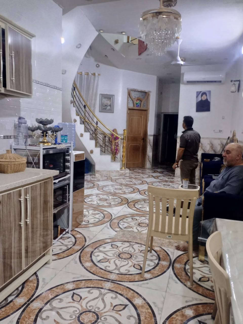 🏠مكتب الامين للعقار🏠
يعلن مكتب الأمين للعقار عن بيع دار مساحته
140 متر  مربع منطقة الخاجية توزيع القضاة
شارع 20 الواجهة 7*20
يتكون من 3 طوابق
🔹الطابق الاول يحتوي على غرفة نوم ومطبخ وصالة وهول ومجموعة صحية داخلية وخارجية
🔹الطابق الثاني يحتوي على غرفتين نوم و هول ومجموعة صحية
🔹الطابق الثالث يحتوي على غرفتين نوم ومجموعه صحية
🔸سنة البناء 2020

للاستفسار الاتصال على مكتب الامين للعقار
الكوت شارع دور العمال مجاور مجمع احمد التميمي.. على الهواتف

***********
***********
