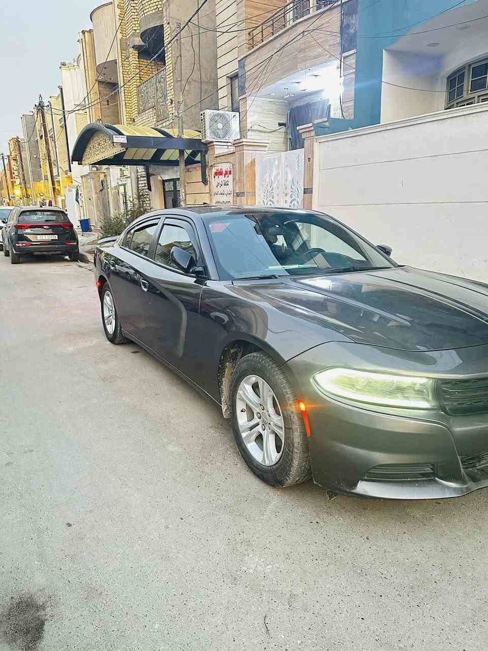 السلام عليكم للبيع دوج جارجر موديل ٢٠٢٣ النداء الاخير اللون فيلي
المواصفات :-

شاشة جبيرة ،حساس خلفي ،كشنات حضن ،كامرة دوارة ،كشن السائق كهرباء 

الحادث:-

(باب مبدل نفس اللون ،صبغ جامرلغ مع نص البنيد )

الشواصي والغد مكفولة حتى الراديتر والتبريد كلة على وضع الشركة ،صور الحادث مرفقة ،سيارة كاملة ما بيها نقص صدر فاتحة قبل سبوع  كلة تبديل ماشية ٤٢ الف بالعافية على الي تكون من نصيبة 

رقم بغداد تحويل ثاني يوم مكاني بغداد البنوك 

السعر ٢٥٥ $

*********** 

***********
