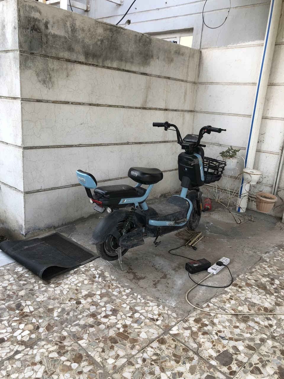 سلام عليكم ريان نضيفة كلشي ما بدل بهيا تجي الدراجة 3سرع السرعة الوله 25وسرعة الثانية
35ولسرعة الخيره الثالثة تمشي 40
سعر الدراجة 300قفل 
اެنِيَ مشتريها 350خسارة خمسين الف تايرات وستاند الموقع بغداد الطوبجي


**إذا كنت صاحب هذا الإعلان وتريد حذفه لأي سبب، رجاءا أرسل رسالة إلى الدعم الفني**