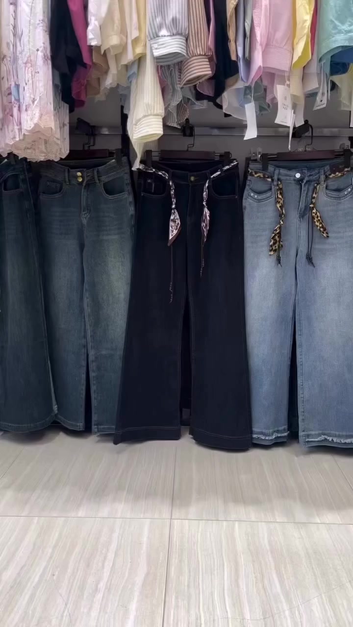 جمال التنسيقه ❤️❤️
قميص بدون سترابلس
طوله ٧٨سم 
القياس ٣٨ ٤٠ ٤٢ ٤٤ ٤٦

السعر ١٨ الف
كيلوت جينز
القياس ٣٨ ٤٠ ٤٢ ٤٤ ٤٦ ٤٨
الطول ١١٠ سم

السعر ٢٢ الف


**إذا كنت صاحب هذا الإعلان وتريد حذفه لأي سبب، رجاءا أرسل رسالة إلى الدعم الفني**