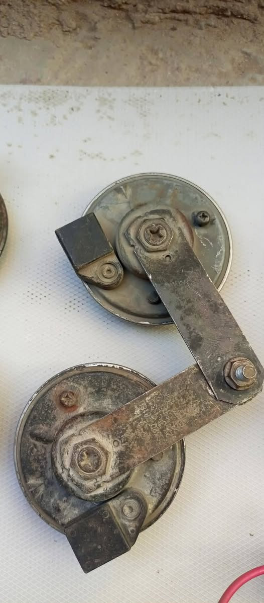 ٦ زوج واحد سيدان والباقي لكزز وبيهن زوج طاط مكاني بغداد كلهن ب١٠٠ ألف *********** بي وتساب
