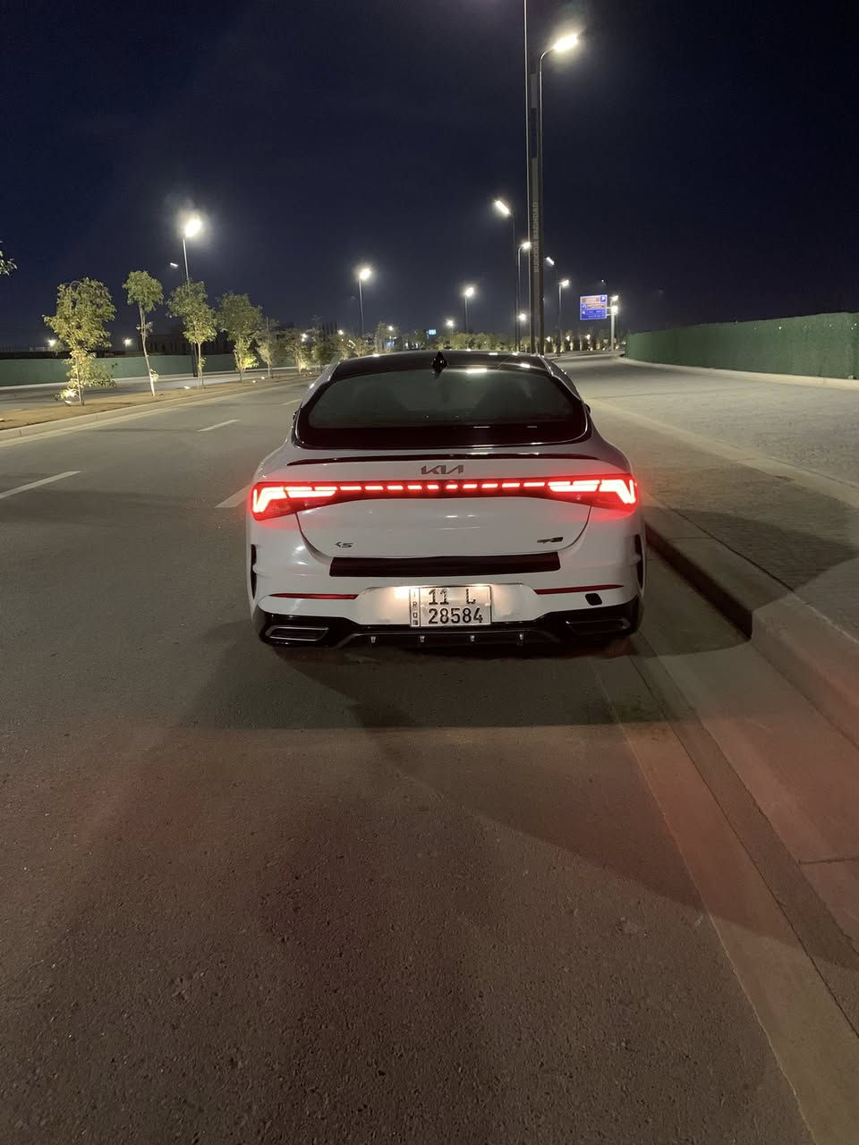 السلام عليكم كي فايف موديل 2022
مواصفات جي تي لاين فوول للاخير

1600 تيربو 

مواصفات 

بانوراما 

بصمه

كشنات تدفئة 

استيرن تدفئة 

شحن هاتف لاسلكي 

قياده ذاتيه ؏ الخطوط السريعه

هاند بريك بصمه

تشغيل عن بعد 

مثبت سرعه 

نضام ABS

مانع انزلاق حساس أطارات 

بك لايت ليد

شاشة

كامره دواره

الاسلكي 

شاشه اعطال

ويل كورم لونين

رادار جانبيه

مراقبة النقطة العمياء

رادار الخطوط البيضاء 

اشاير بالمري 

كشنات جلد احمر

مقعد للسائق قابل للتعديل كهربائياً

لايتات ‏3 عدسات 

نضام قياده أيكو + سبورت +سمارت +نورمال

بلوتوث + aux + usb

فول تحكم ستيرن

كير أوتو + عادي

ئوتو بريك 

‏ ‏الخريطة

ستيرن حرف. Led D +  زينون

توقف ذاتي عند الرجوع

صندوك بصمه

‏AUTO HOLD

تصميم خارجي رياضي

نظام الملاحة

مصابيح خلفية LED

مصابيح ضباب LED

لاسلكي Android Auto 

 

حادث :6 قطع صبغ 

  

السعر: 145 وبيها مجال 

الرقم ‭***********‬

واتساب ***********

مكان السياره بغداد البياع
