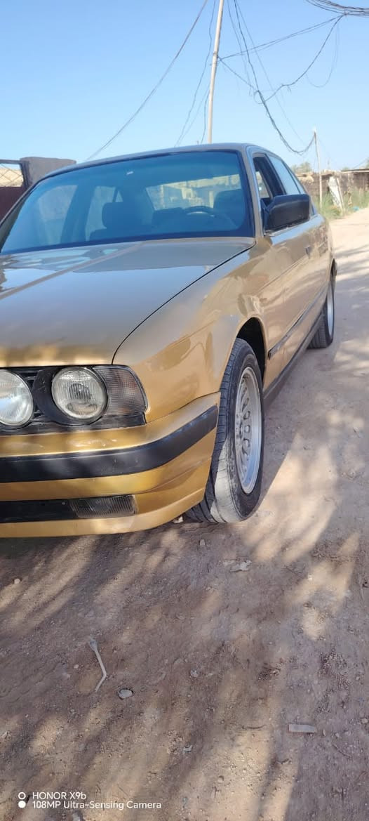 سياره بي ام معمره جديد موديل ٩١ 
  غرفه جديده مكينه جديده سياره مال جناي ٥٢٥ سعرها ٧٠  للاستفساار الاتصال على الرقم التالي ***********
