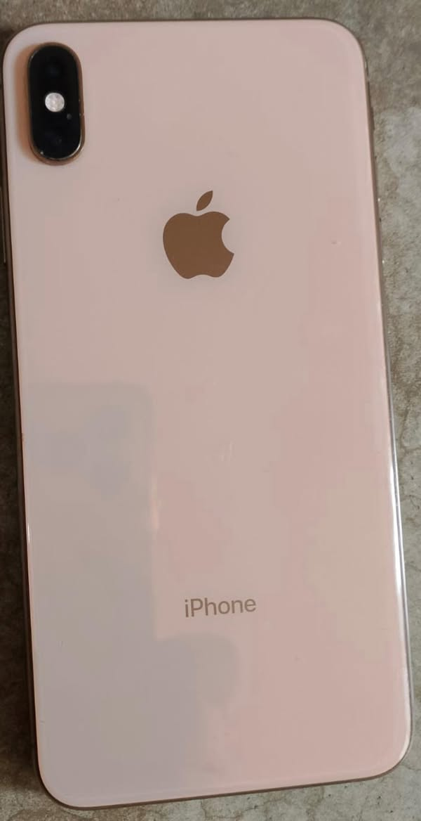 ايفون اكس ماكس مبدل بطاريه فيس ايدي شغال ذاكره 64 للبيع وبي هذا الخط بالشاشه بس مامأثر عل اللمس سعر 170بي مجال للاتصال ***********
