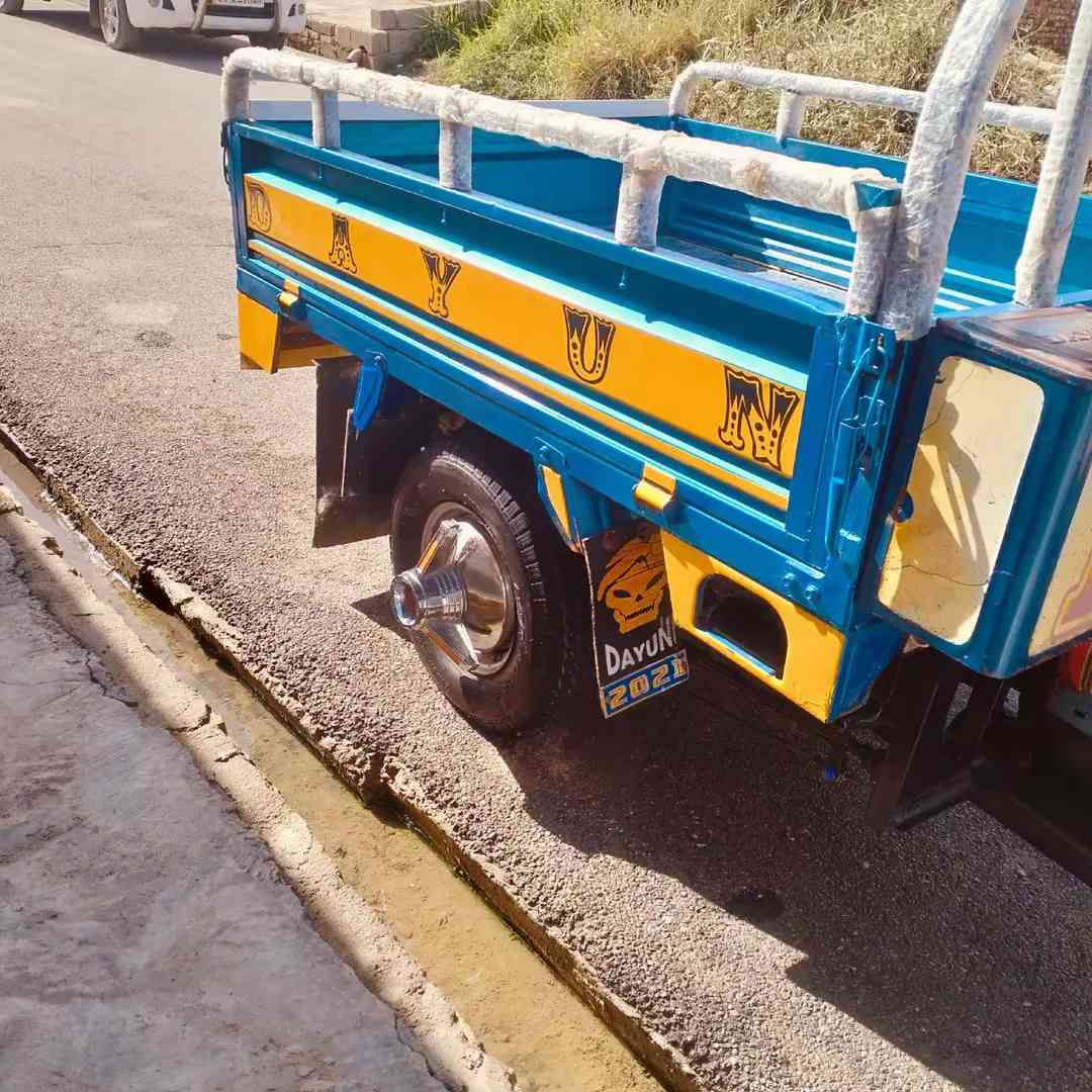 سلام عليكم ستوته للبيع موديل 2014
مكفوله كفاله عامه ربع ماتخسر عليها رقم انكليزي بسمي تحويل 2 يوم غراضها كله 25 وكاله مكيمه كير اكسن  خاص ماجاوب الستفسار ع الرقم ***********
