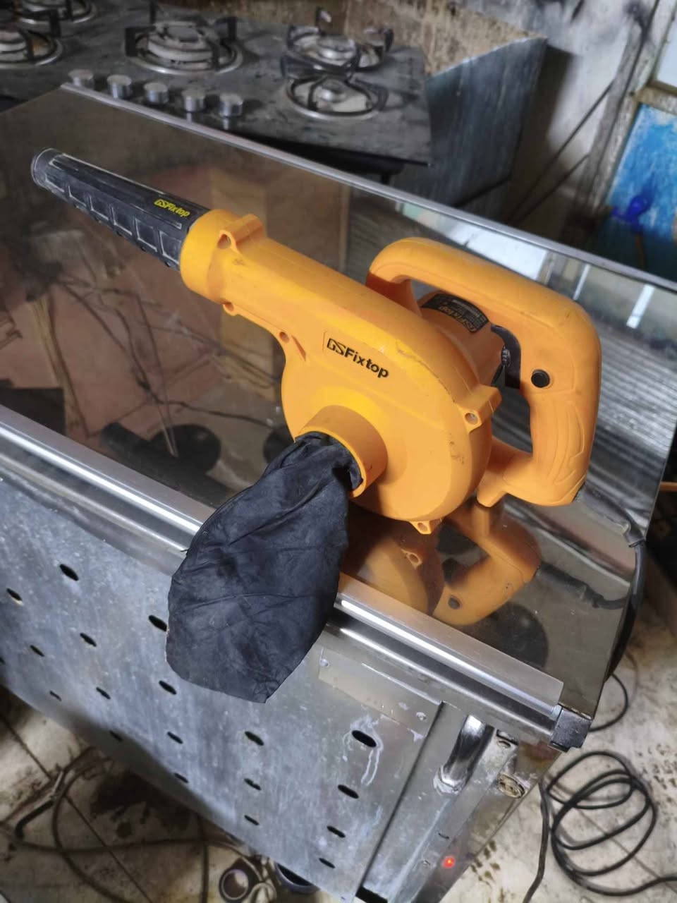 فاره نظيف جدا عل شرط سعر ٥٠ منفاخ حجم الكبير عل شرط سعر ٢٥ رافع فولتيه سعر ٢٥ العنوان نجف حي الرحمه *********** النجف, العراق
