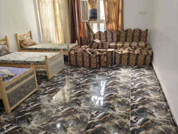 للبيع أو للرهن 100متر 

النجف الأشرف النداء شارع 60شارع الكيات مقابل مدرسة باقر لعلوم

طابق ونص فول لبيت مرتب جديد مطلوب للمصرف العقاري مسدد بس شهرين ينباع تطلوعه 35مقدمه  رهينه 35المده سنتين 

لبيت طابق ونص لطابق الأول يتكون من غرفه +صاله+مطبخ+صحيات+ستقبال+منور لطابق لثاني يتكون من صاله +غرفه و صحيات

للاستفسار *********** النجف
