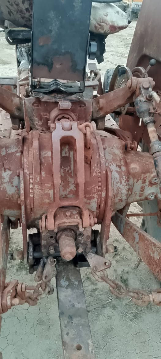 السلام عليكم  
مكينه فوركسن انكليزي موديل ٨٢  حجم 290مكينه وضع شركه 
مكينه تخم تاير كله بالجيس 
كير شركه هودروليك شركه بور دنفص مكينه بلاديه محرك بيه بخار  المكينه رقم وسنويه.. 
العنوان بابل الشوملي  . الاستفسار  ***********
