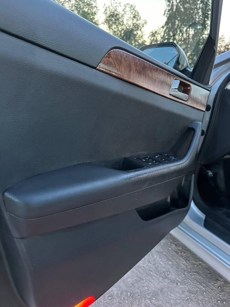 السلام عليكم 
سياره للبيع سوناتا 2019 وارد كوري 
سياره حلوه وجاهزه تخم تاير حداديه جديده
بيها باب مبدل خلف السائق 
رقم بصره تحويل ثاني يوم 
السعر 140 وبيها مجال
للاستفسار اكثر اتصل 
***********
