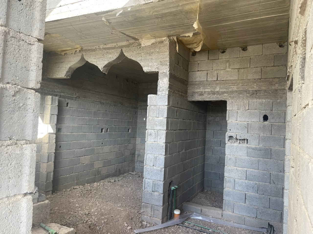 سلام عليكم من رخصه أدمن هيكل للبيع المساحه 100متر مربع 10*10يتكون غرفة نوم واستقبال ومطبخ مفتوح مع صاله ومجموعه صحيات  وقاط ثاني غرفه جبيرة 
مسوين مجاري وبواري وسبتتنگ حفرة صحيات 
الموقع دارة کناره كيعان حجي حازم فرع مجمع تمار 
للاستفسار اتصال على الرقم 
***********
