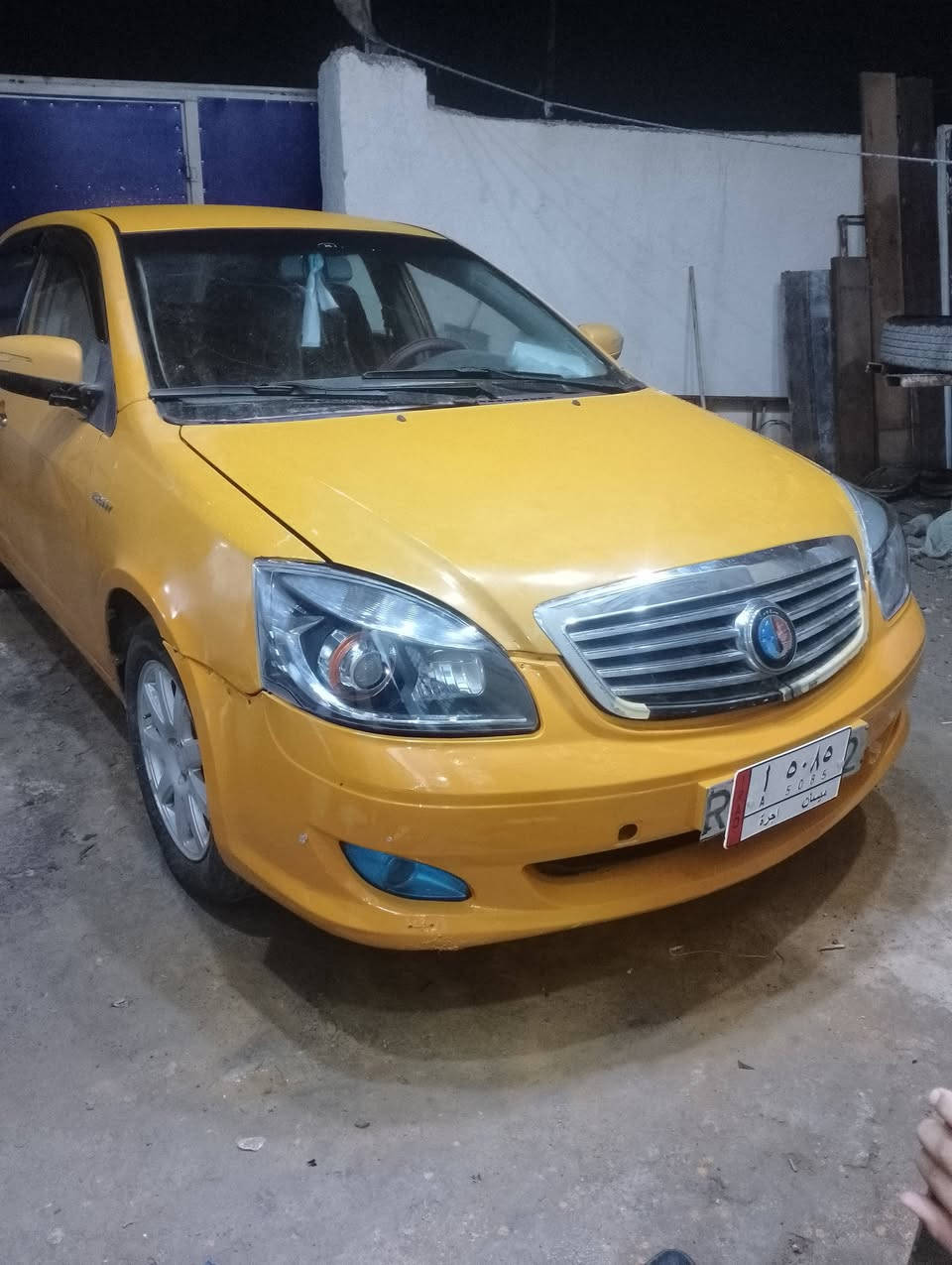 #السلام_عليكم  سياره جلي موبل  سياره جهازه حداديه مكينه تخم تاير +دواخل كلش نضيفه +موديل 2012🔴السعر خاص. للتواصل والاستفسار على هاذه الرقم ***********.والفيس هم موجود باي وقت متواجد
