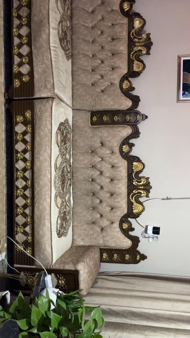 اغراض للبيع 
تخم و كاونتر وميز طعام وميز تلفاز
تخم 400
كاونتر250
ميز طعام بدون كراسي 50
ميز تلفاز 25
الاستفسار ؏ رقم ***********
المكان بغداد حي الاعلام
