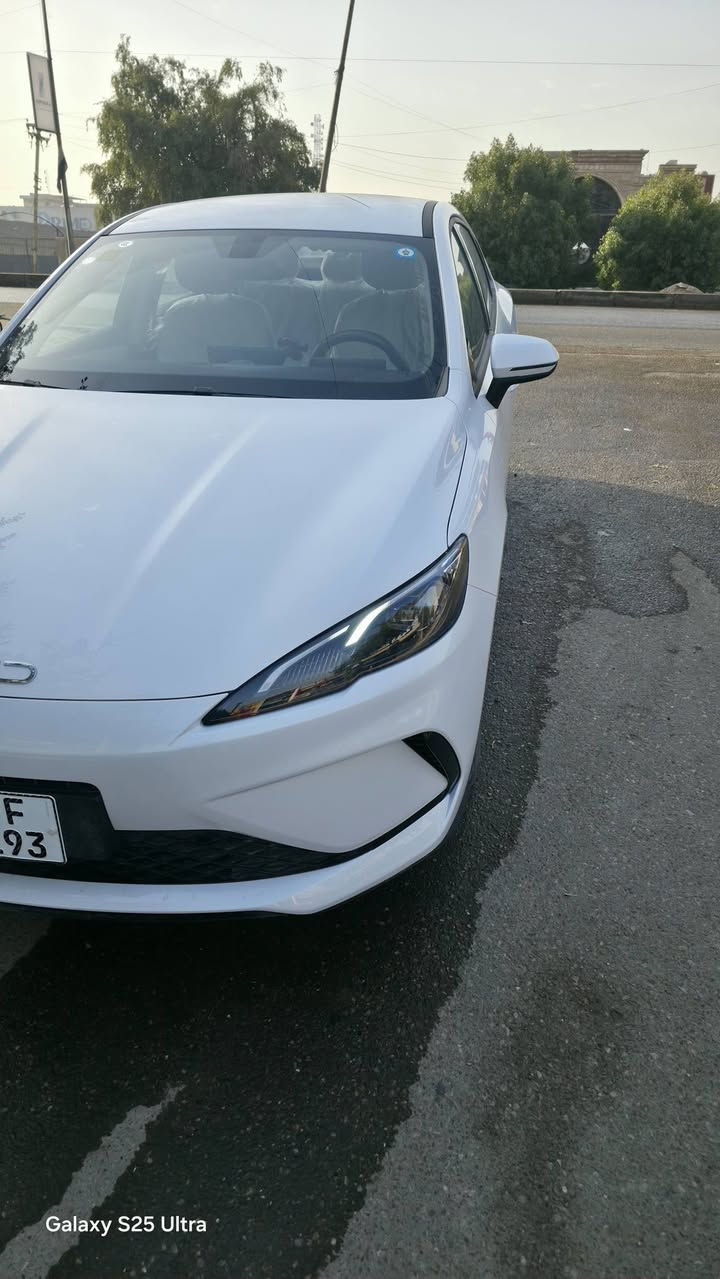 بي واي دي سيل فايف موديل ٢٥  ماشية ٣٧٠٠ بعدها زيرو للبيع ١٨ و٩٠٠ مرقمة بأسمي ثاني يوم احولك ***********سكني بغداد حي الخضراء
