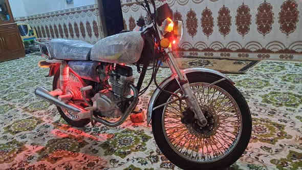 للبيع سلام عليكم دراجه تايكر موديل 22اوراق بغداد اصولي دراجه مكفوله من كل النواحي جديده ماماشيه  محفوظه يعني سلفون مامفتوحه محرك بلكارتون نضافه مال 25 كهربائيات كله شغاله اي نقص مابيه مكان واسط زبيديه سعر 650وبيه مجال ***********وتساب فقط او ***********او تصال
