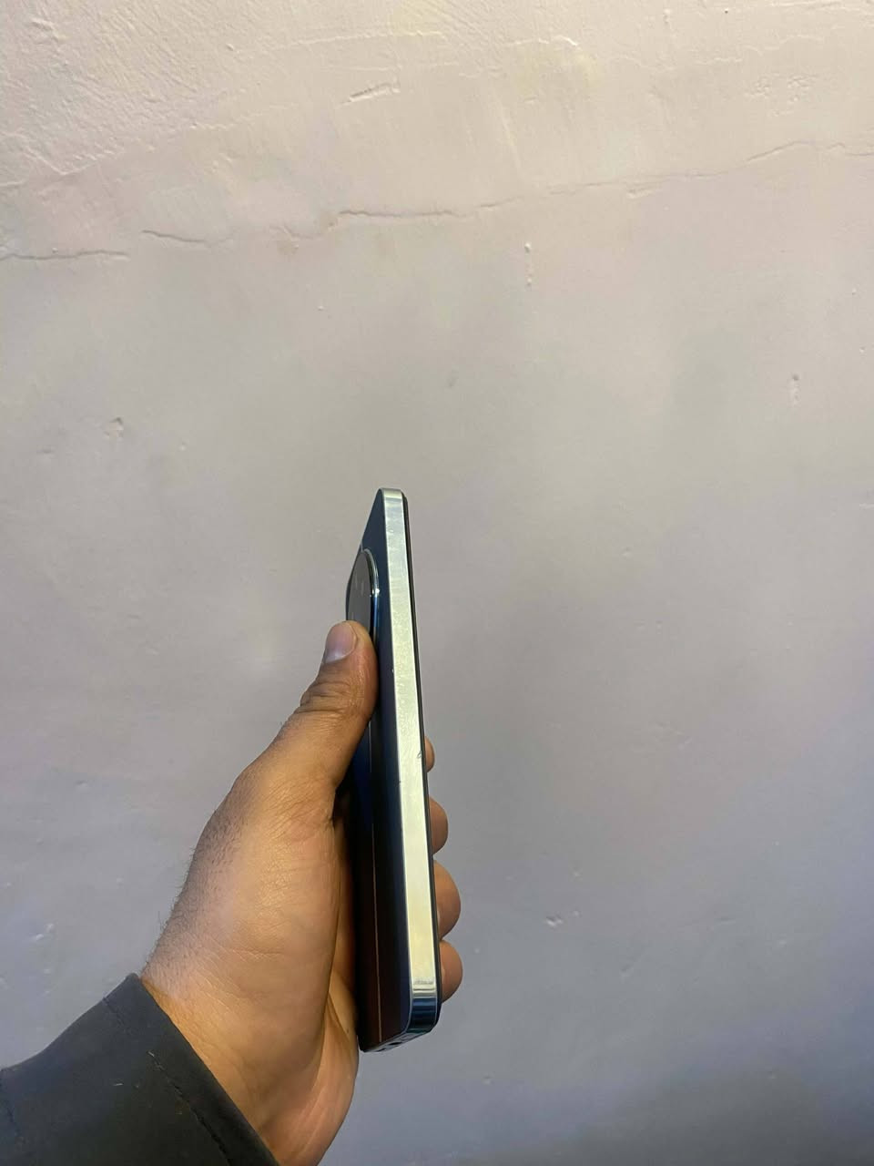 سلام عليكم  جهاز ريلمي 12برو بلاص جهاز نضيف فقط فطر  بسيط بل شاشة ما مأثر علية ابد ذاكرة 512 رقم *********** سعر 270بي مجال عنوان ديالى الخالص
