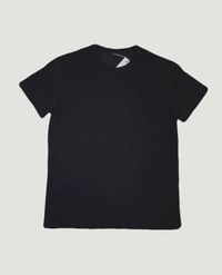 تشيرت اسود • قماش قطني • مقاسات XL-3XL