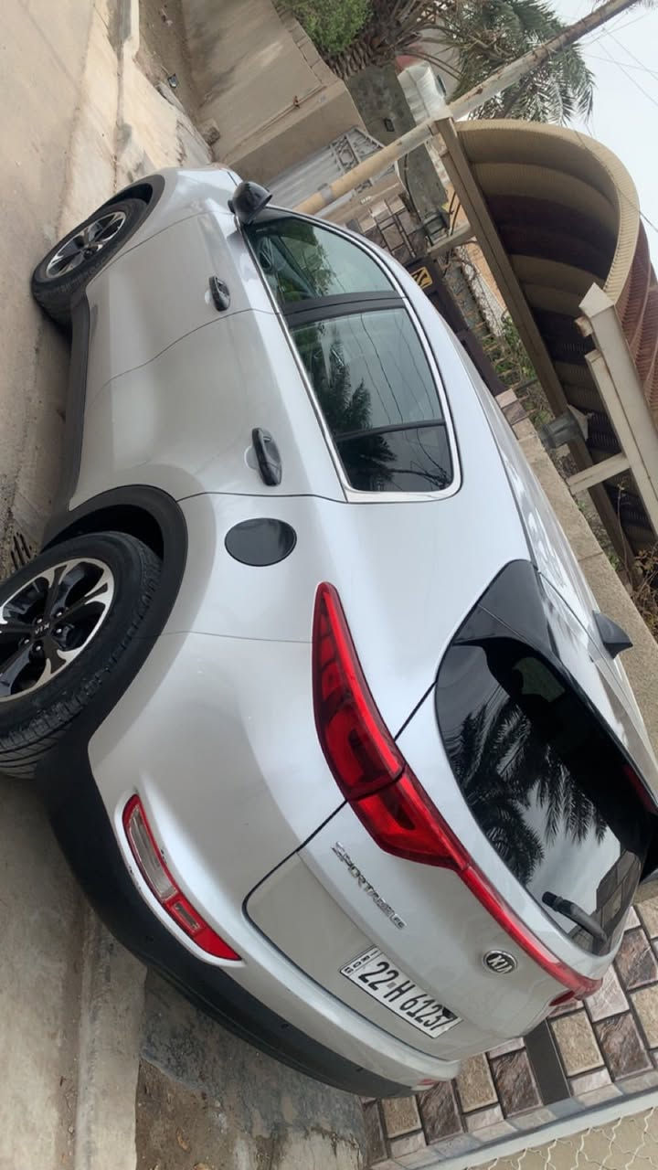 سبورتج موديل 19 وارد امريكي رقم اربيل بأسمي
 تريد تحويل او وكاله اني حاضر حادثه كلش بسيط فقط الهلال بدون ايرباك ماشيه 84 محرك 2400 سيارة استخدام شخصي كير محرك صدر تبريد كله مكفول دهن موريس اصلي
المواصفات 
تحكم استيرن كامرا خلفيه دوارة كار بلي
شاشه تاب حساسات خلفيه
تبريد قطعتين لايت زينون اصلي 
ارضيه جلاتين برده خلفيه ويل 17 اصلي
كامرا اماميه تسجيل صوره وصوت
نظافه سيارة 99% واذا اكو مراوس موديل 23 وانطي فرق
مكاني بغداد الدورة 
***********
