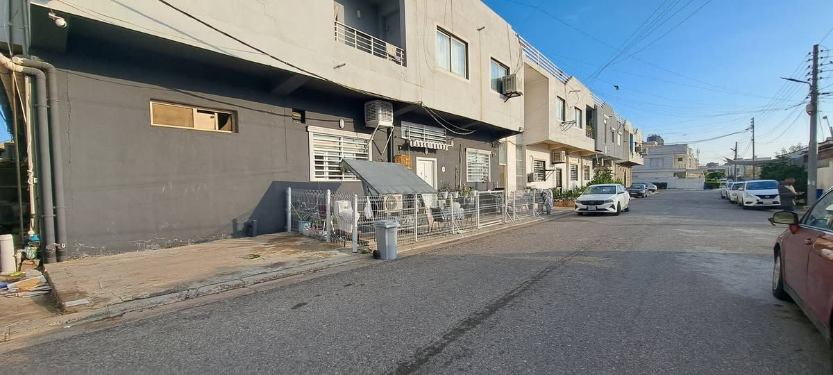 شوقە فرۆشتن هه ولیرتەلارستی  رووبەری90مترکامل خدامات دووژوری نوستن حمام متبخ هوڵ نرخ 5دەفتەرومعاملە    شقە اللبیع فی اربیل تلارستی غرفە نوم2/مطبخ صاله صحیات سعر5دفاتربی مجال *********** واتساپ *********** أربيل, العراق
