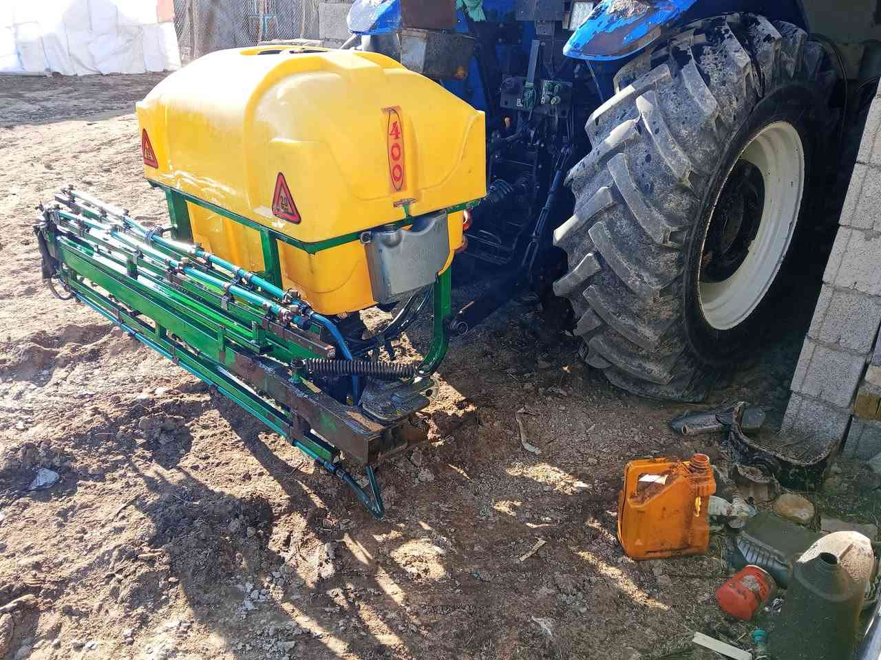 السلام عليكم توجد مرشه كوبرا الاصليه ام ٤٠٠ لتر مستخدمه دبه مكفوله وماطور مكفول الاجنحه بيها لحيم درجه اولى للاستفسار أكثر اتصل ع ***********
