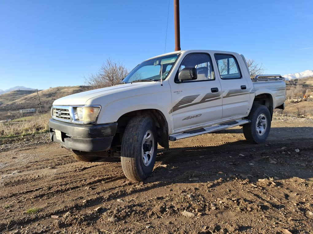 تویتاهیلکۆس مۆدیل2001ئاڕمی پلاستیکی سلیمانی بەشەرتی ئاڕموئەوەلیات وگێڕومەکینەوشانسیو دەبڵ اکسل هەموگیانی لەسەردەقی شەریکە ماوە دووپارچەی بۆیاخ چەمەلغی پێشەوەلای سایەق لەگەڵ درگای بۆدیکەی دواوە نرخی 80$معامەلە*********** شربازهير, السليمانية
