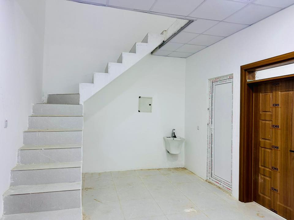 بسم الله الرحمن الرحيم

مشتمل  للأجار  جديد غير مسكون يحتوي على ستقبال مطبخ صالة غرفة نوم حمام داخلي وخارجي 

المنطقة خلف قرية السلامة حي الصدرين الاجار 250 قفل مع الماء والكهرباء @ اتصال ***********
